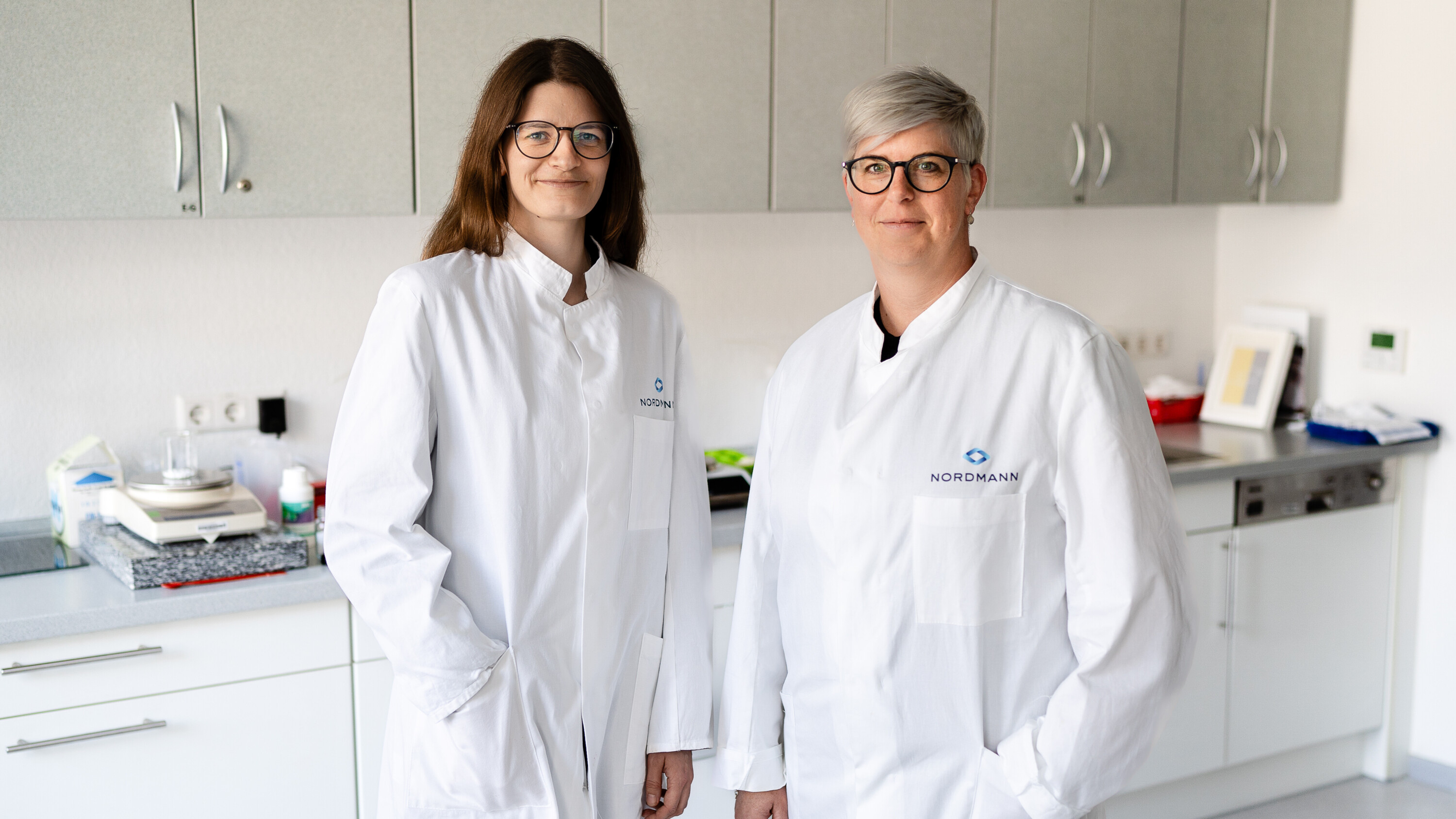 Laura Ratz und Annika Kramer, Applications Scientists Nordmann Germany